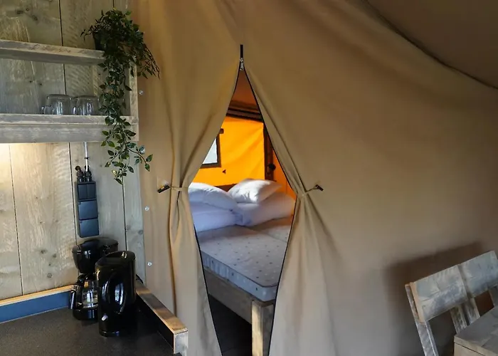 Luxe En Romantische Overnachting 4 Personen Grumpy Luxury tent Behelp